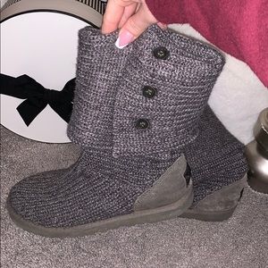 Gray knit ugg boots